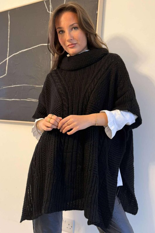 Edie V Cable Cowl Knit Black -